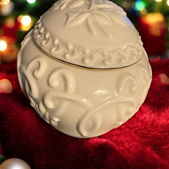 Lenox Celtic Rose music and trinket box - Picture 5 of 8